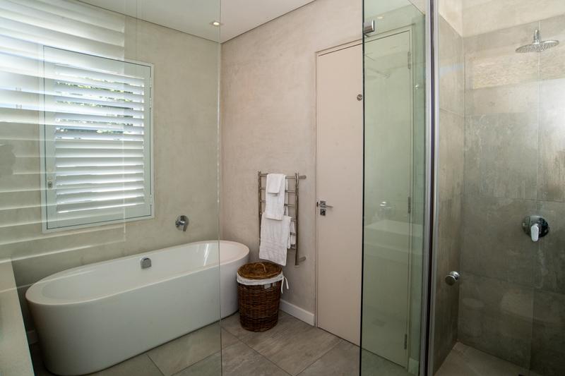 To Let 2 Bedroom Property for Rent in Green Point Western Cape